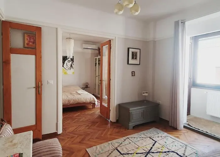 Elegant Near Rosetti Square *