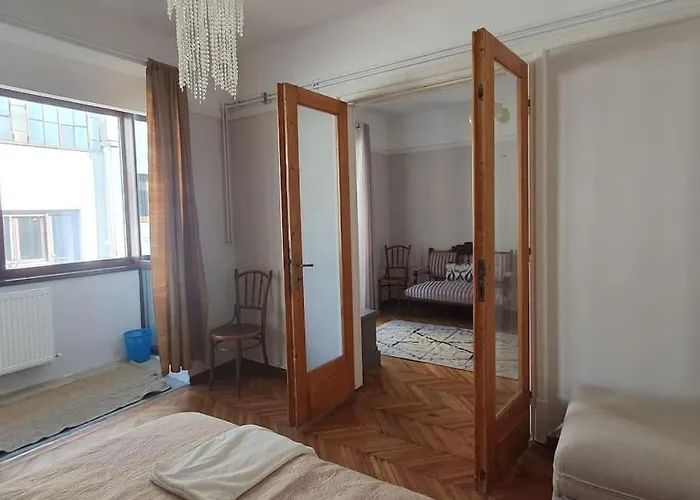 Daire Elegant Near Rosetti Square Bükreş